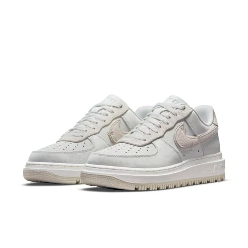 Nike Air Force 1 Luxe